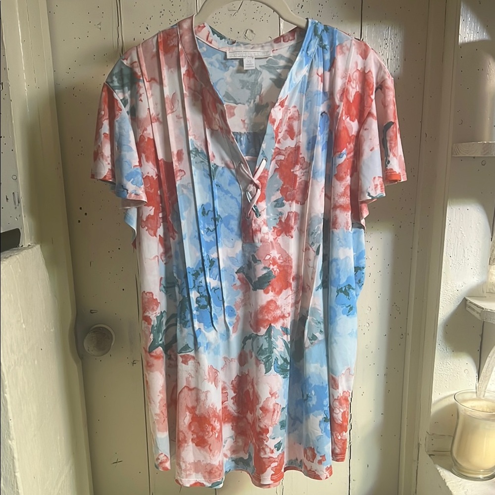 Red and Blue Flutter Sleeve Pleated Blouse